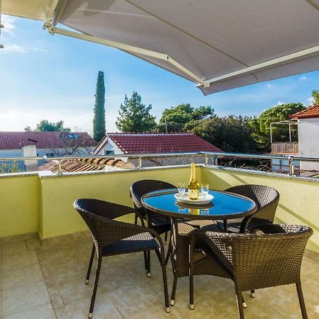 Apartman Mladenka ซูโกชัน ภายนอก รูปภาพ