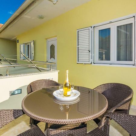Apartman Mladenka ซูโกชัน ภายนอก รูปภาพ