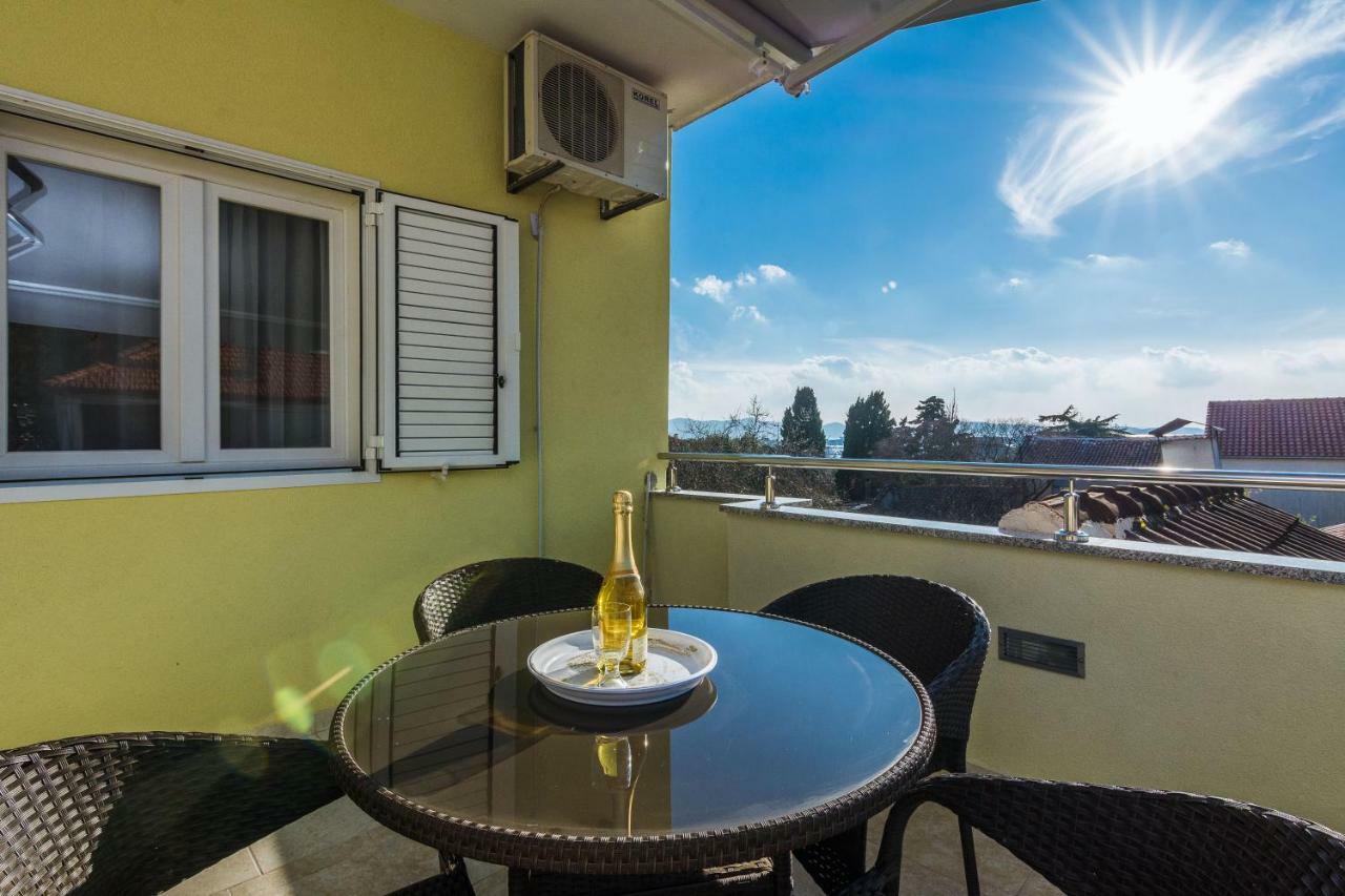 Apartman Mladenka ซูโกชัน ภายนอก รูปภาพ