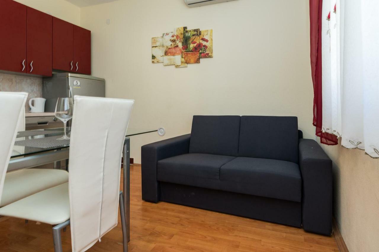 Apartman Mladenka ซูโกชัน ภายนอก รูปภาพ