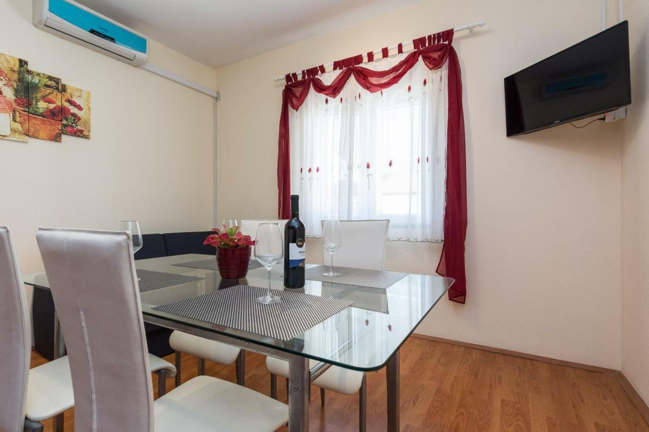Apartman Mladenka ซูโกชัน ภายนอก รูปภาพ