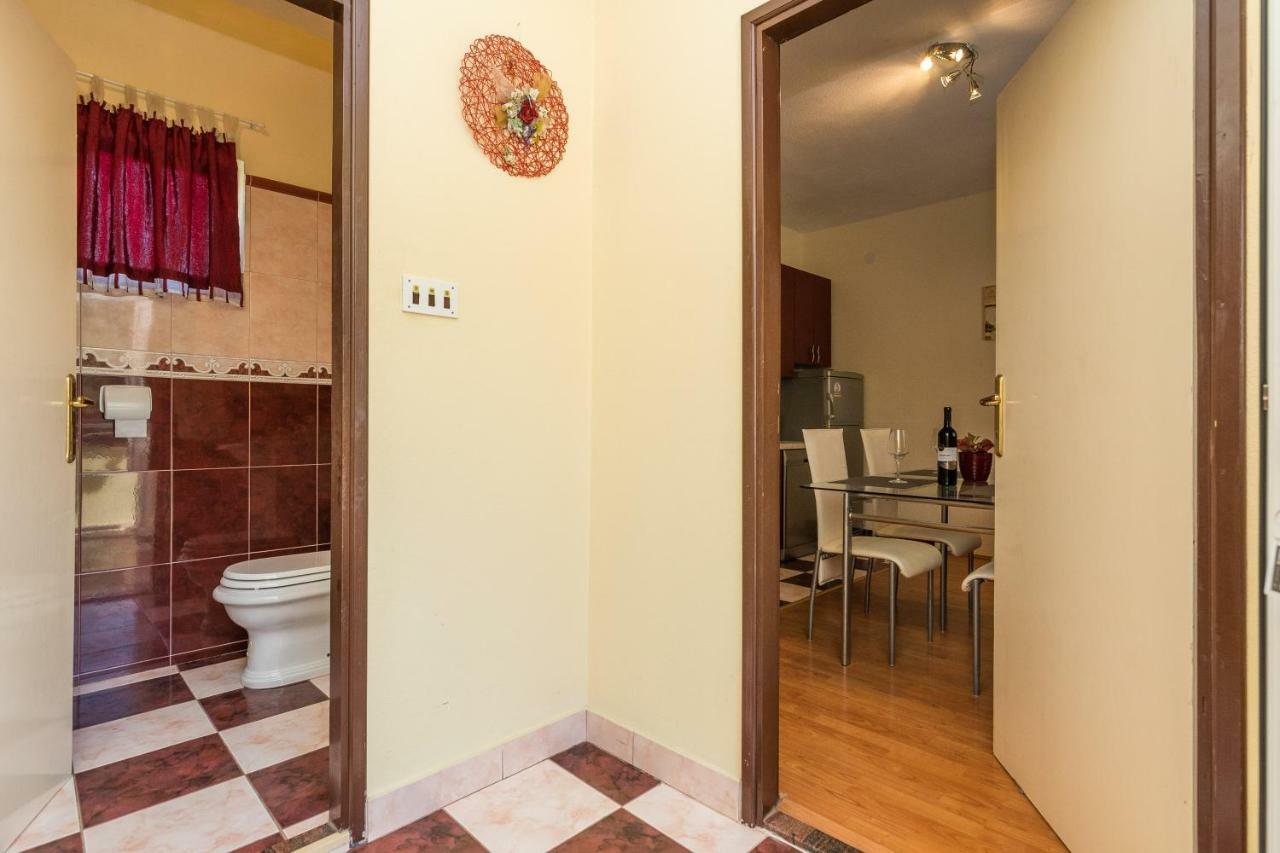 Apartman Mladenka ซูโกชัน ภายนอก รูปภาพ