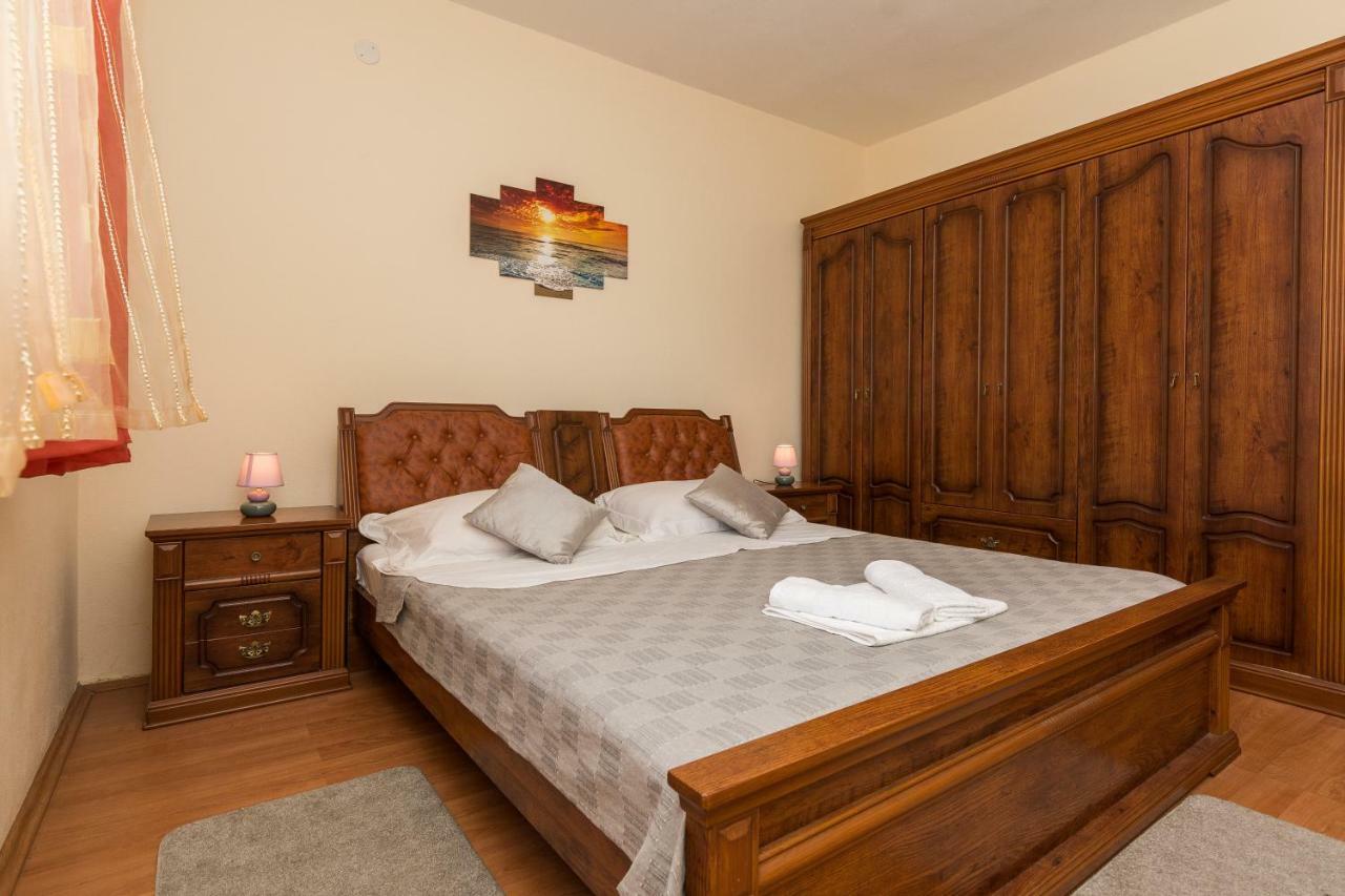 Apartman Mladenka ซูโกชัน ภายนอก รูปภาพ