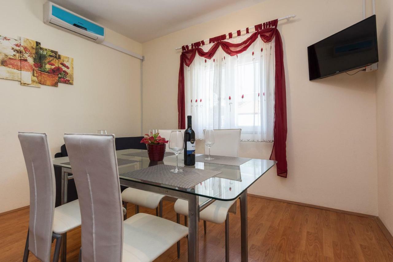 Apartman Mladenka ซูโกชัน ภายนอก รูปภาพ
