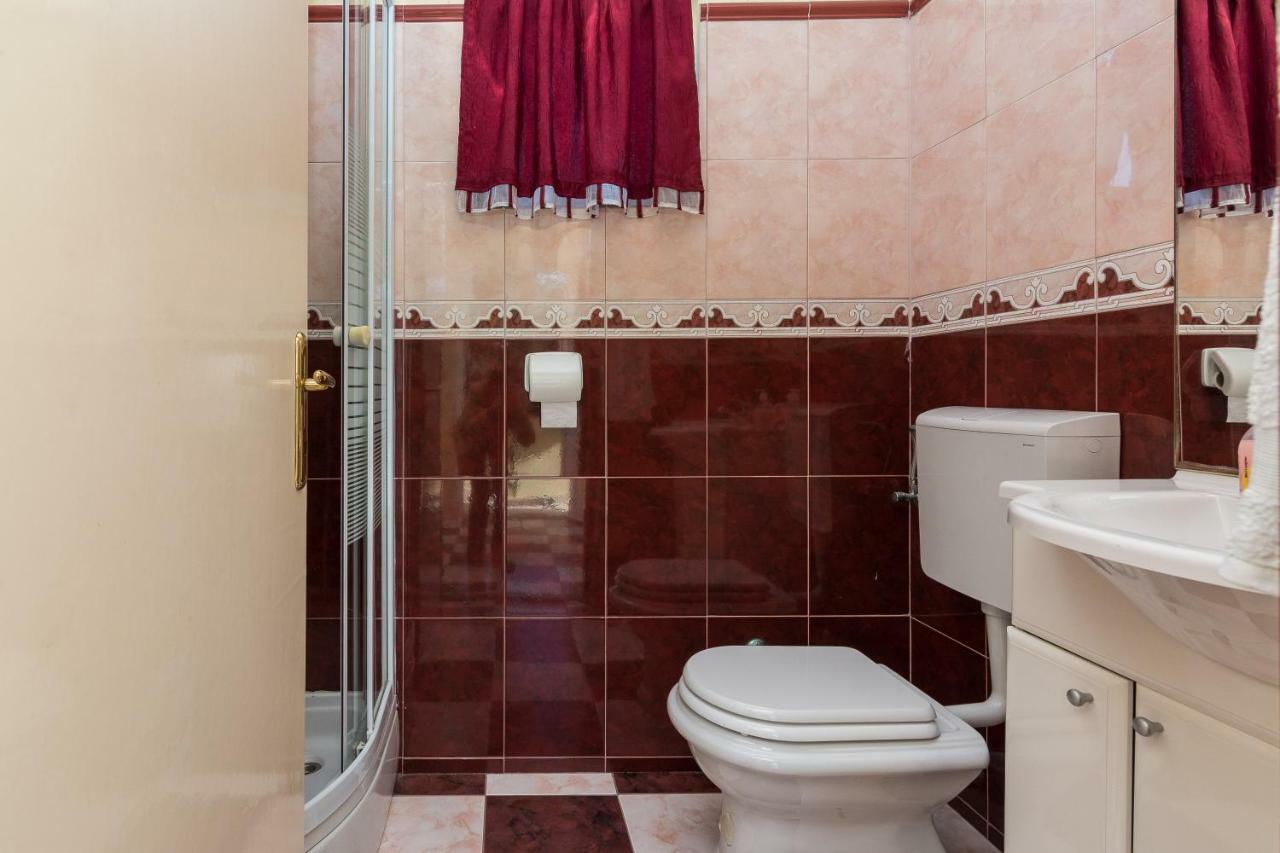 Apartman Mladenka ซูโกชัน ภายนอก รูปภาพ